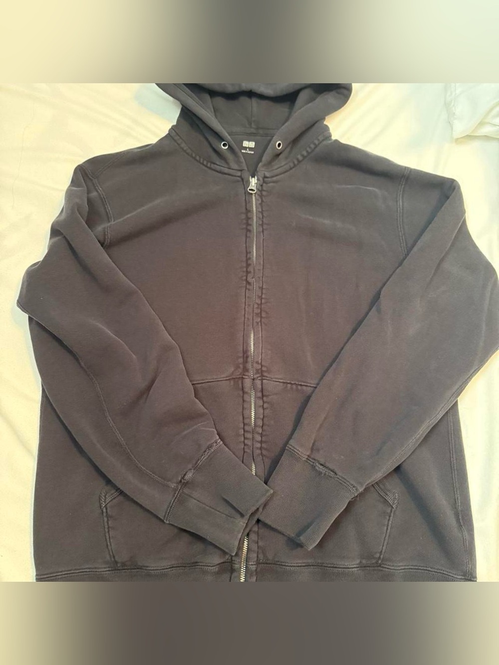 🖤 UNIQLO Black Full-Zip Hoodie — Size Large 🖤